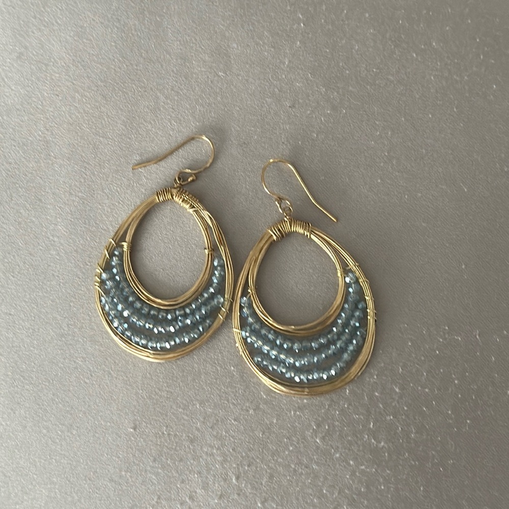 Earrings gold with silver beading